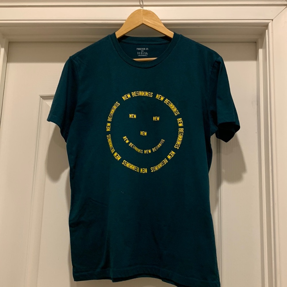 Forever 21 green graphic T-shirt medium